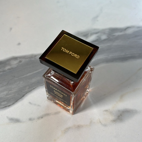 TOM FORD ÉBÈNE FUMÉ EAU DE PARFUM 50 m l - Picture 2 of 6